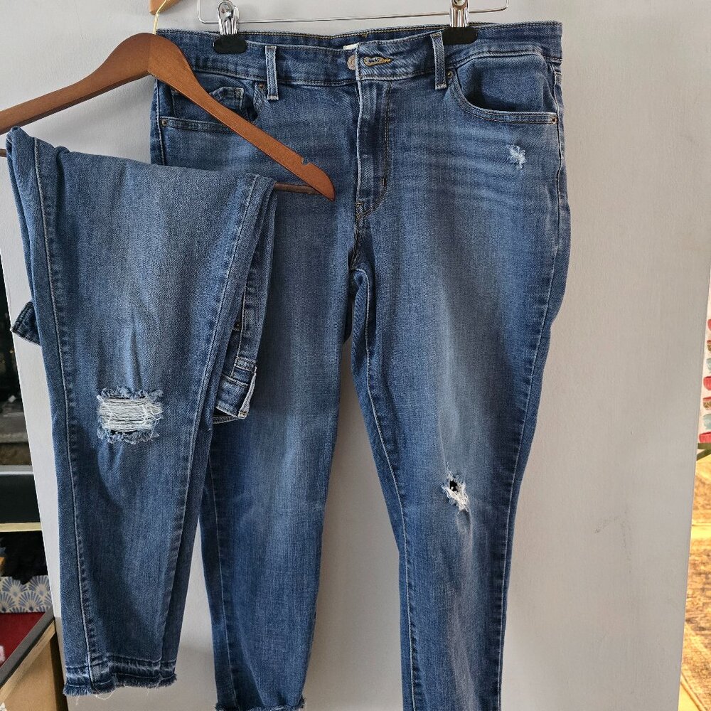 Lot of two LEVIS 711 Skinny Distressed Jeans size 33